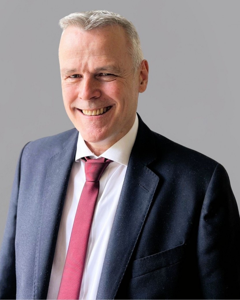 Ian Henderson